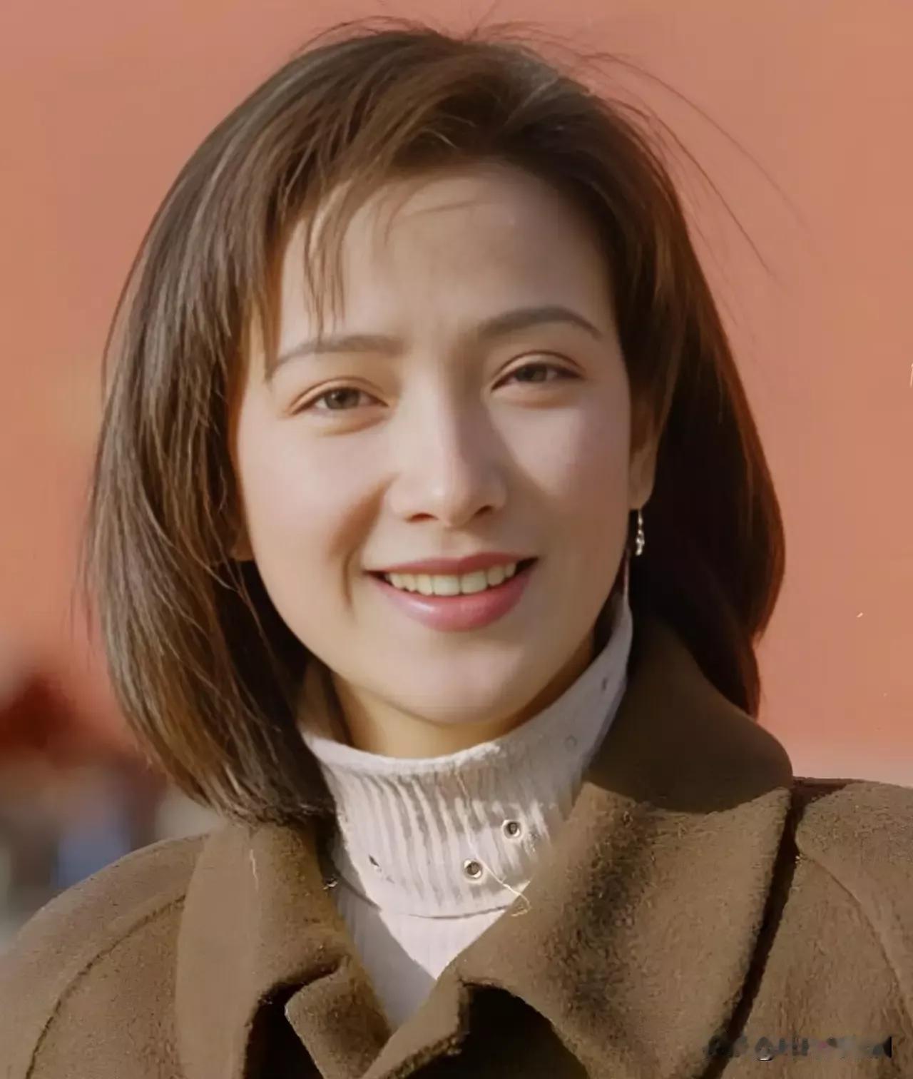 悲痛！

演员何晴去世，

演遍四大名著的古典美人何晴，就这么走了。
13岁的她