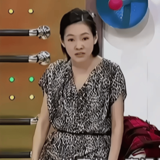 我今天莫名肚子好疼想吐 然后去医院一查问我是不是冷饮喝多了我说是的最后医生给我开