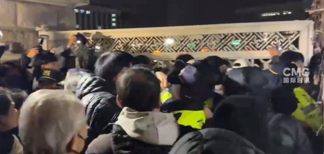 韩总统办公室室长、首席秘书官辞职韩国军队出工不出力，很明显，韩军的军头们也不看好