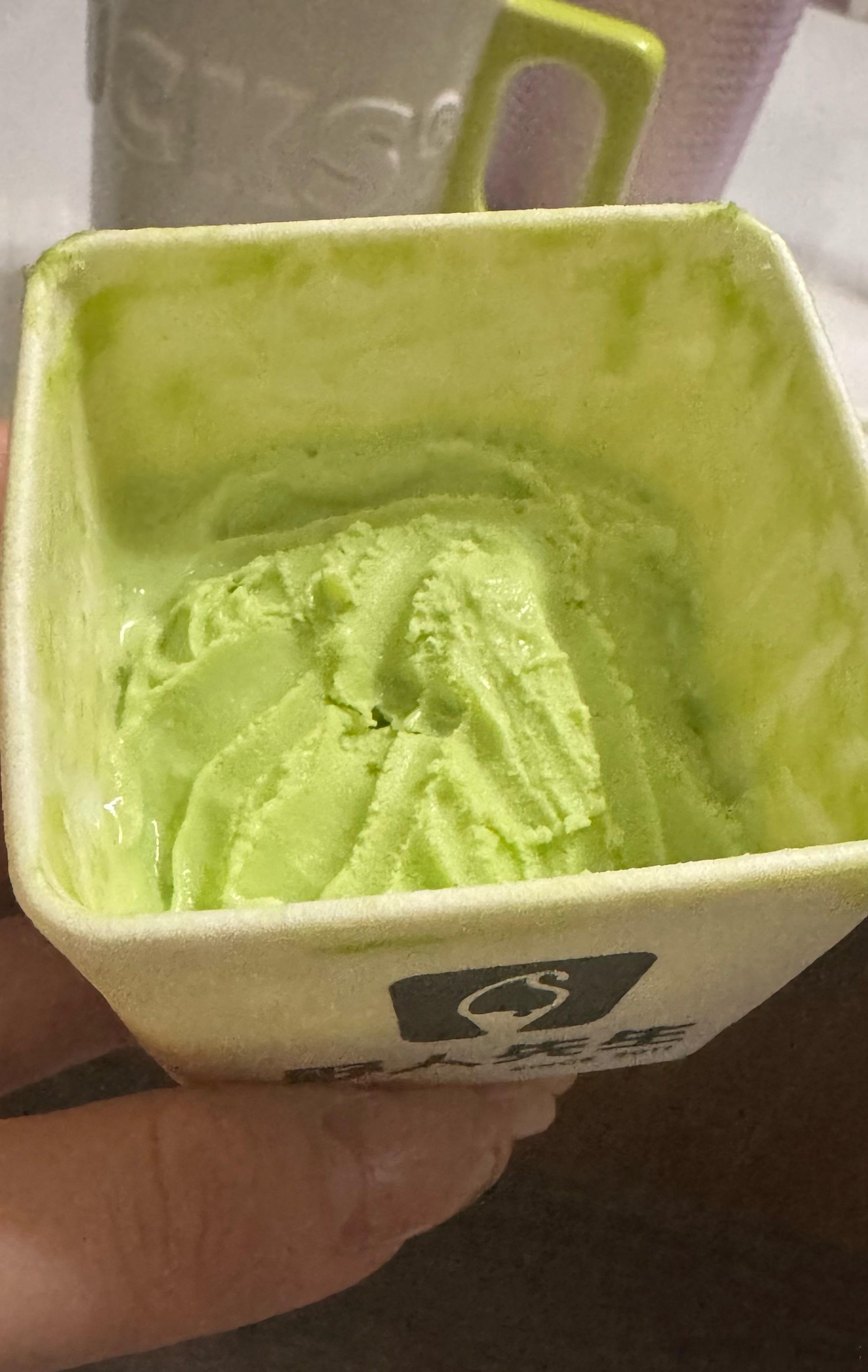 最近很迷这个雪糕 [锦鲤附体]但主推的大米味儿吃不来，我喜欢羽衣橄榄青苹果酸奶[