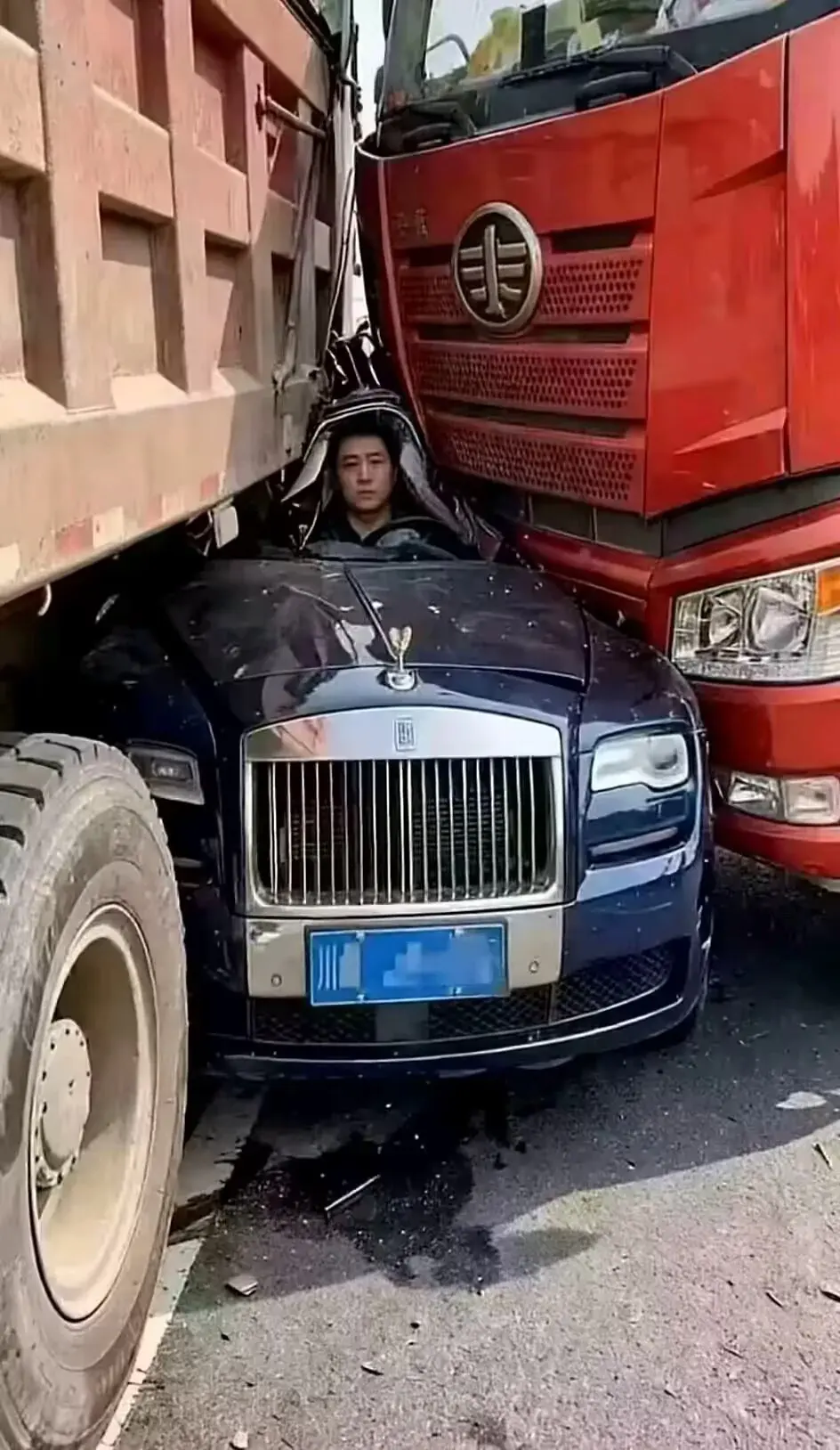 现在只觉得又绝望又庆幸…