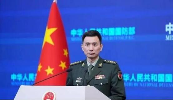 中国有必要公开告诫所有国家，谁若敢打击中国大陆本土目标，不管由何处发起攻击，中国