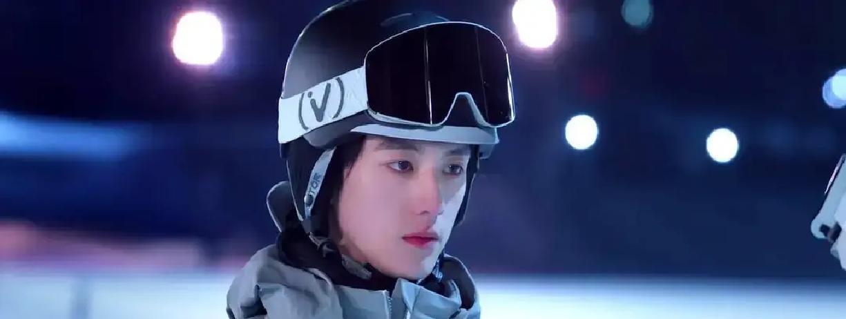 滑雪事故3分钟生死线
 
林屿森徒手止血救活凯文，庄序却盯着聂曦光的眼神吃醋。人