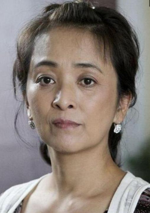 一婚嫁日本人，二婚美国、三婚法国，就是不嫁中国的她，现状如何。 

这个人叫李勤