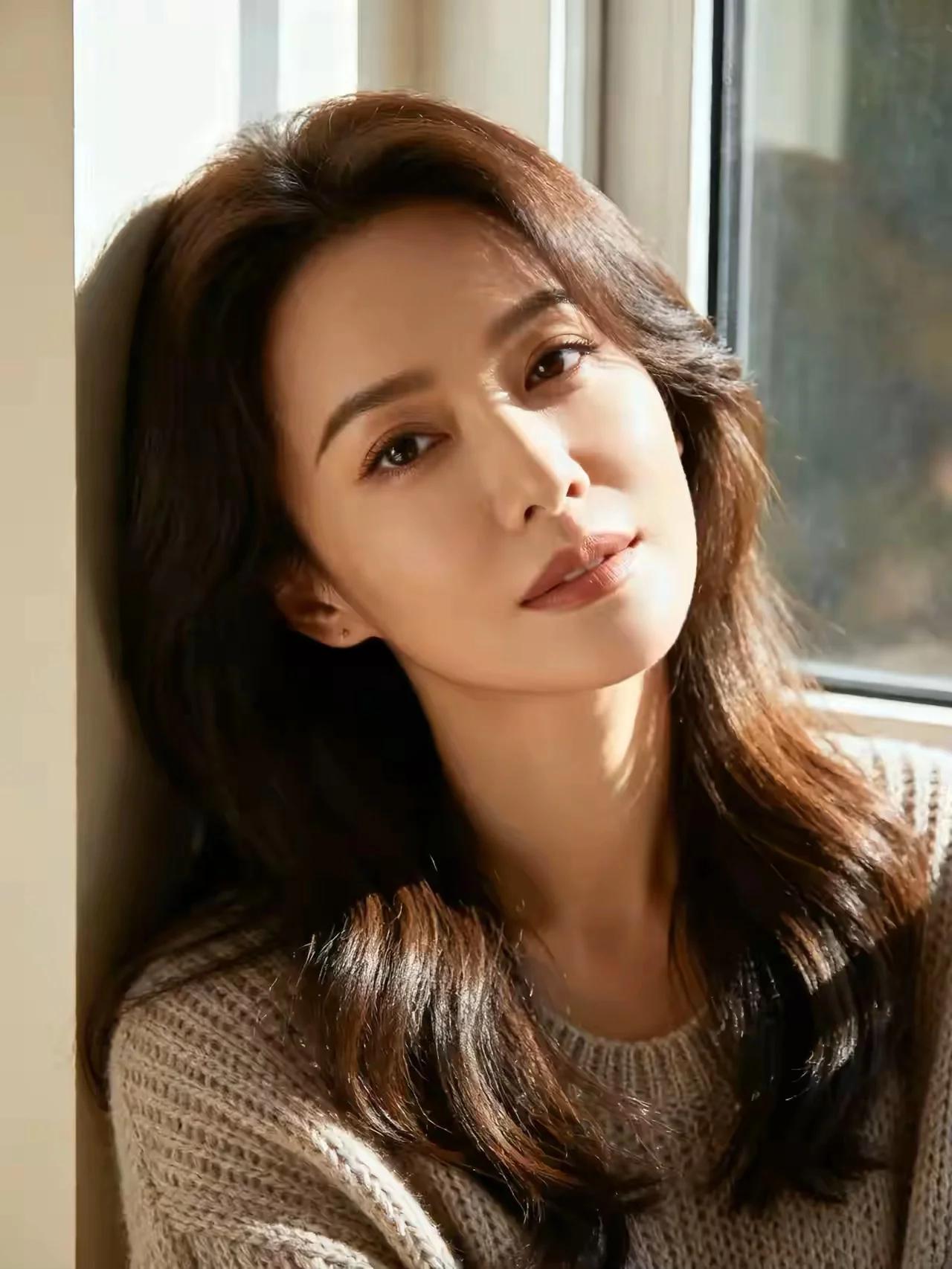 人与人最好的关系，就是没有关系，不远不近的关系，适合任何感情。因为和任何人走得太