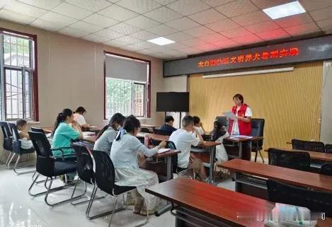 画笔绘文明！万柏林区南寒街道太白街社区开展文明养犬主题绘画活动

近日，万柏林区