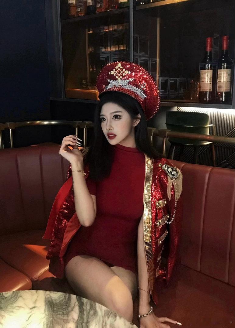 👑 