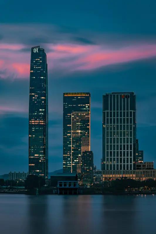 中国未来发展，我最关心社会民生和经济活力方面。“十四五”时期，社会事业就已欣欣向
