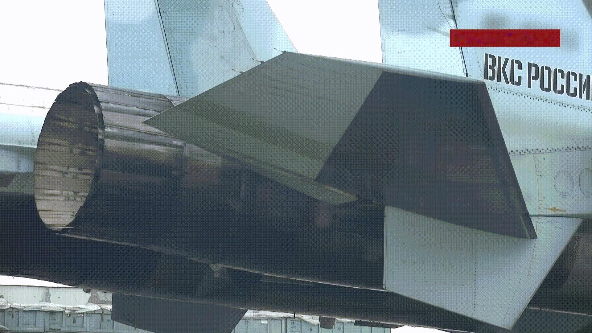 1080P动图 SU35的矢量喷管 