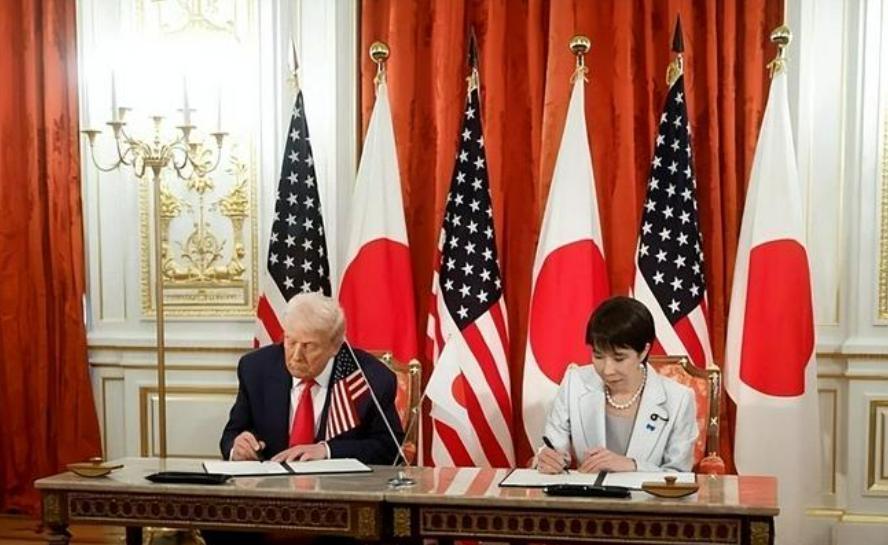 特朗普前脚刚踏上东京，日本后脚就掏出一个5500亿美元的“大礼包”，说是要对美投