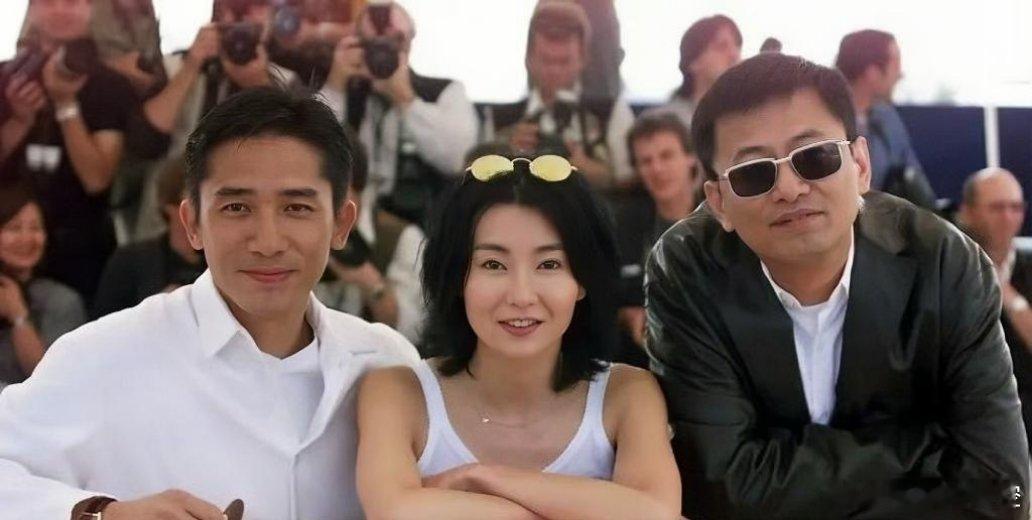2000年5月，王家卫带着《花样年华》的两位主演梁朝伟、张曼玉亮相戛纳电影节时的