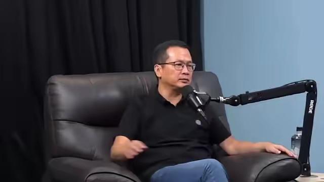 罗智强可以退出国民党党主席选举了，罗智强在两岸问题上也是为了讨好民进党，用维持现