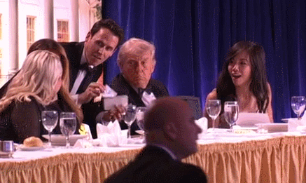 ·白宫记者晚宴枪击事件发酵，特朗普处境转变，难借突发事件挽回中期选举劣势

白宫