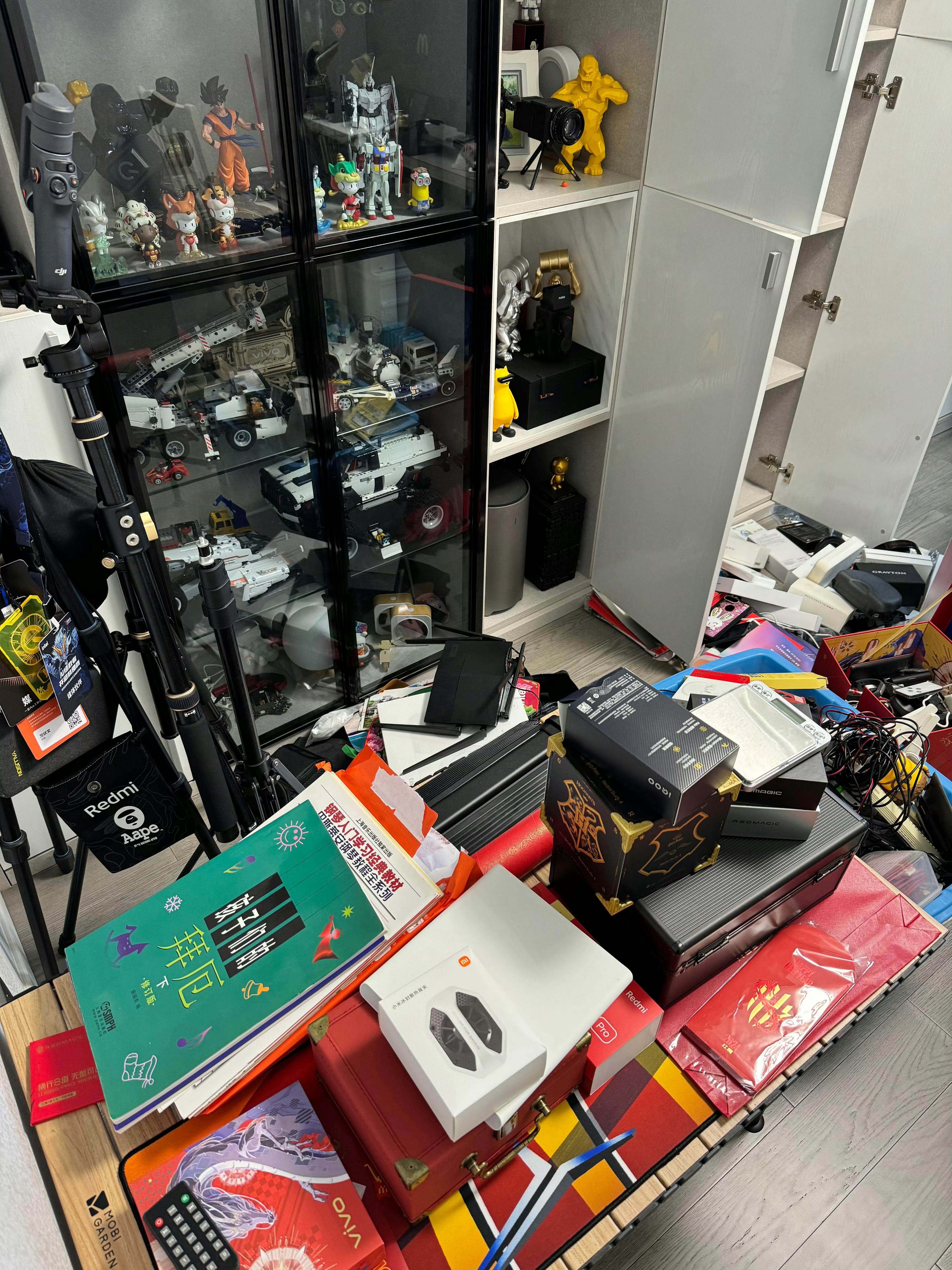 数码产品的包装盒你会留着吗我个人是留着不少经典数码产品的包装盒，很多放久了泛黄，