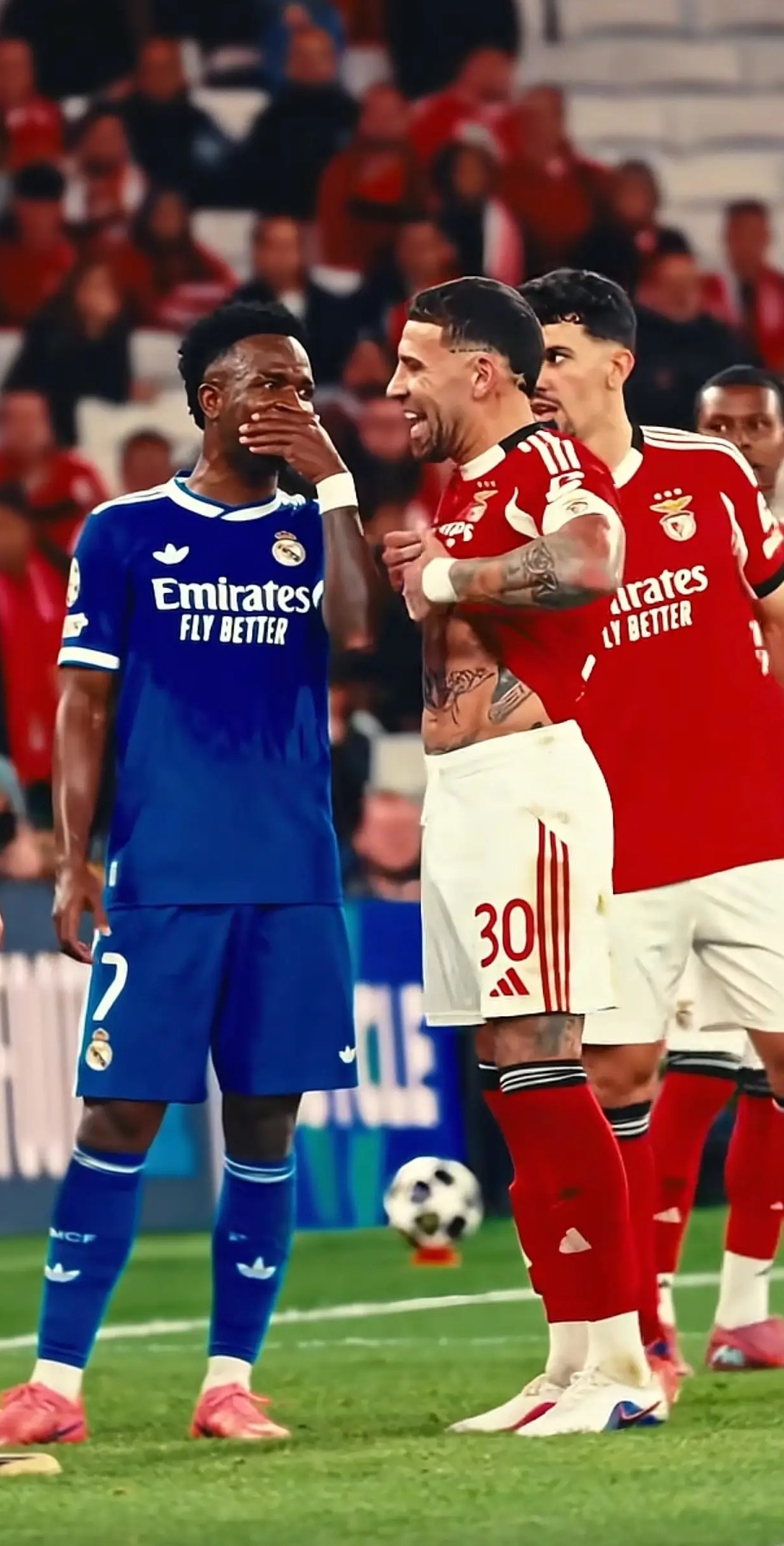 千里耳，你听到他在说什么了吗？为什么要捂嘴皇家马德里称已在中国社媒道歉全球媒体关