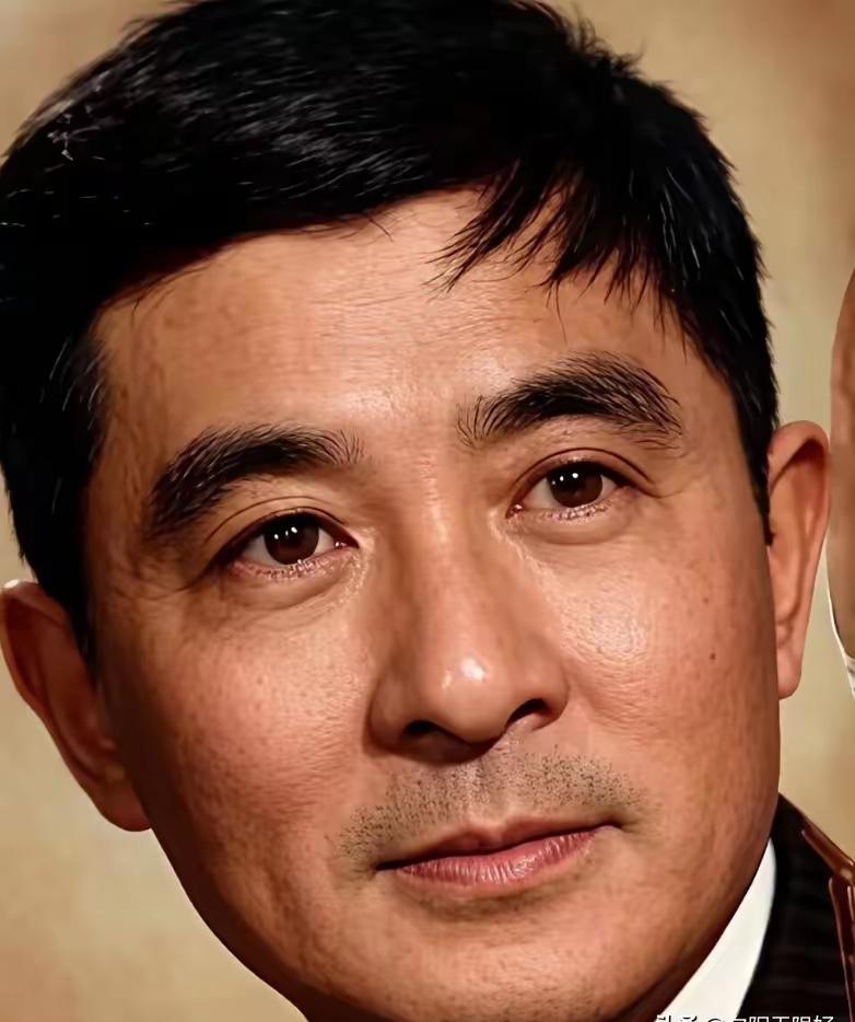 赵丹才是真正的帅哥。我是个70后，说实在话我并没有看过赵丹演过的电影，对他并不熟