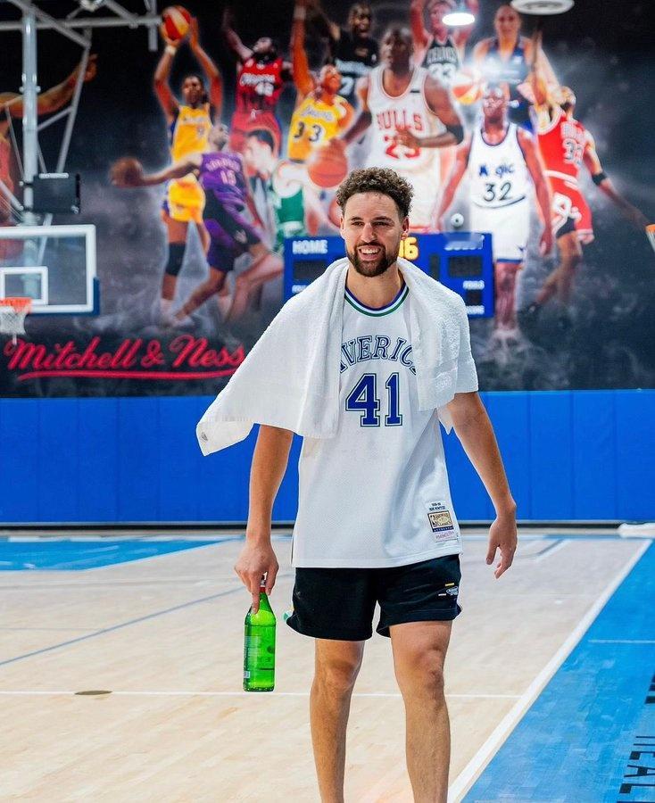 右腿比左腿细！克莱：医生说过 围度回不来了 但是力量能回来#克莱##NBA# ​