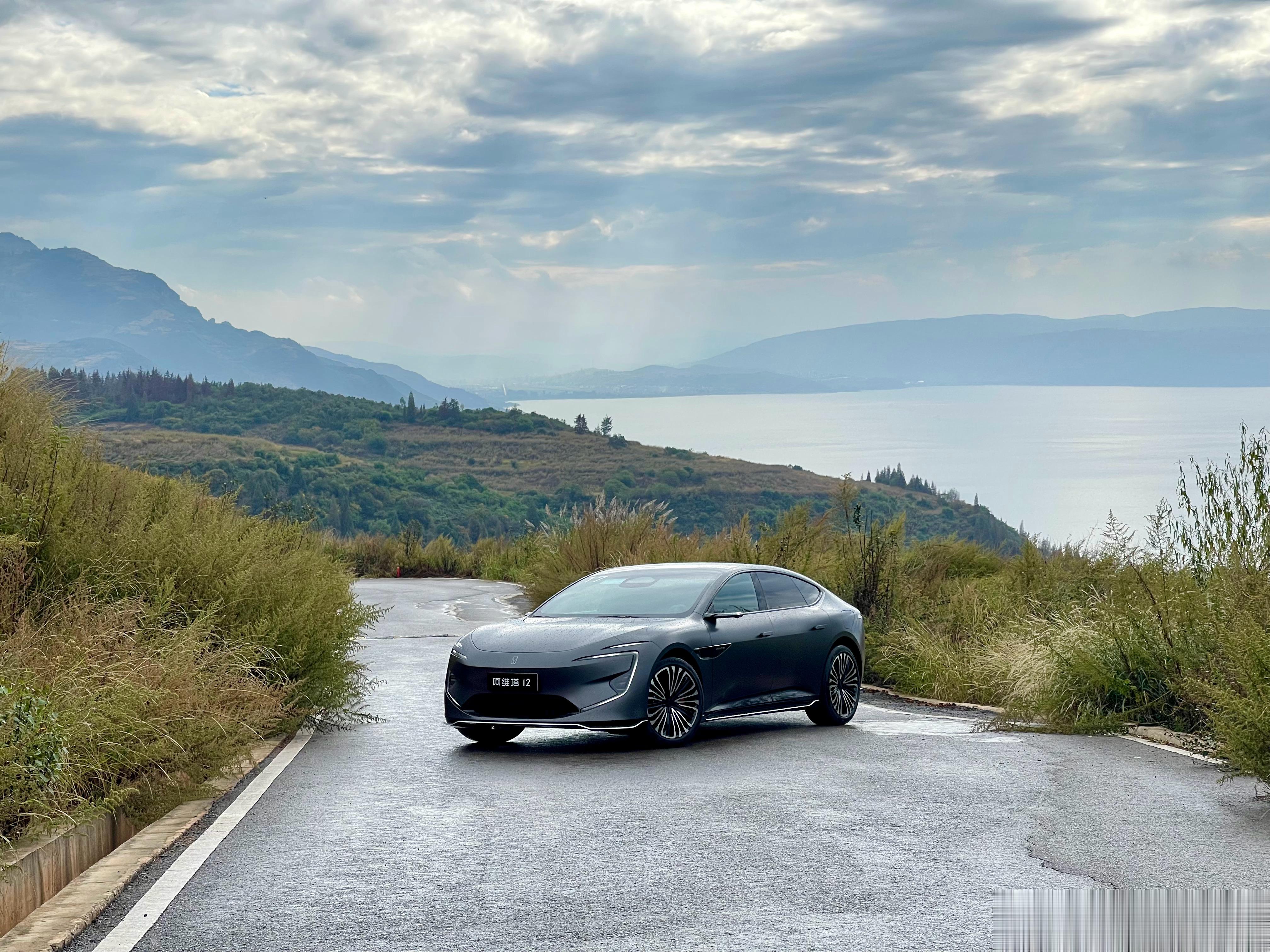 #shen车视界# 阿维塔12，好看，好开。阿维塔的造型，我一直很喜欢，很有高级