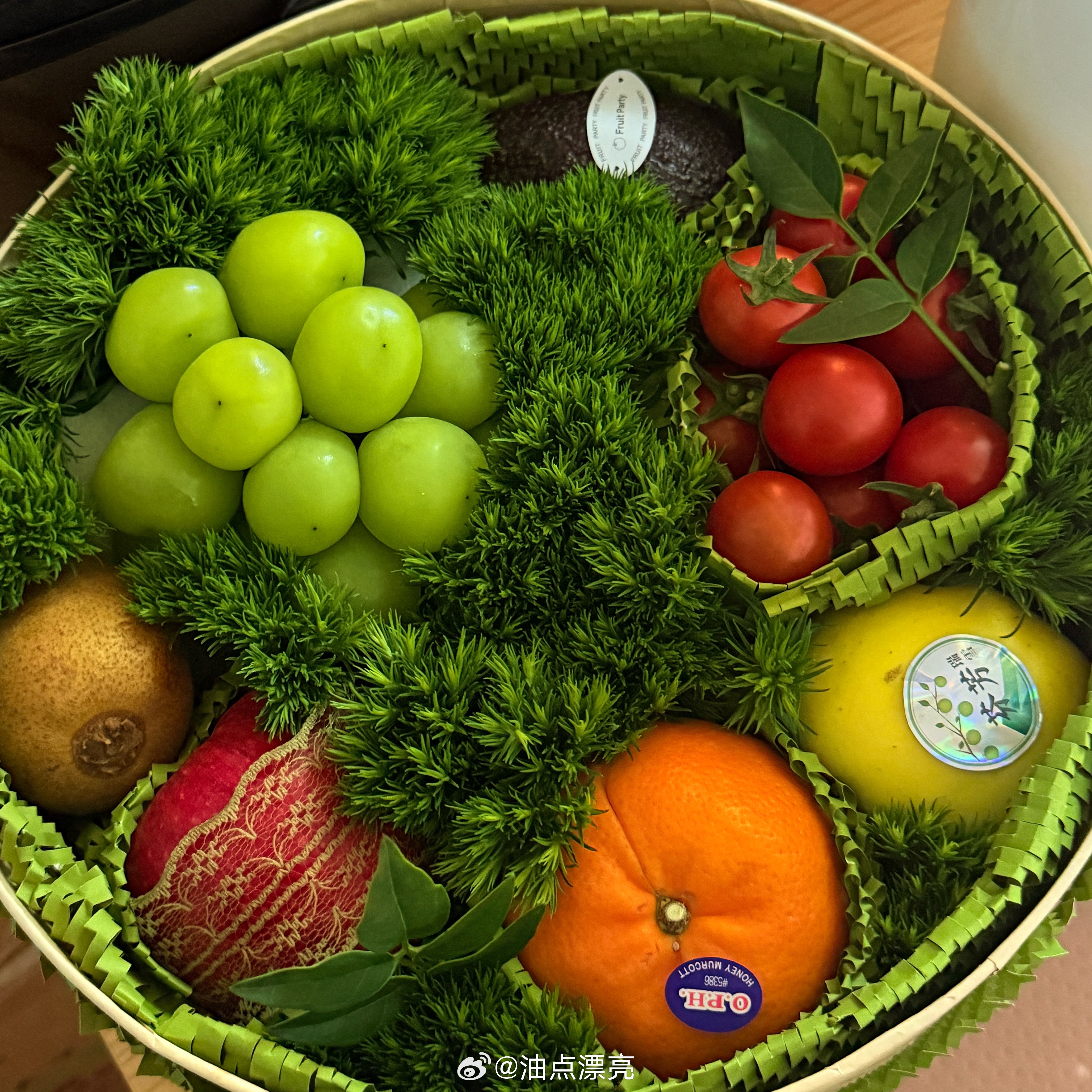 新美甲～～我真的好喜欢拍大头贴 每次看到都要拉他一起拍我做的手串还有香皂🧼现在