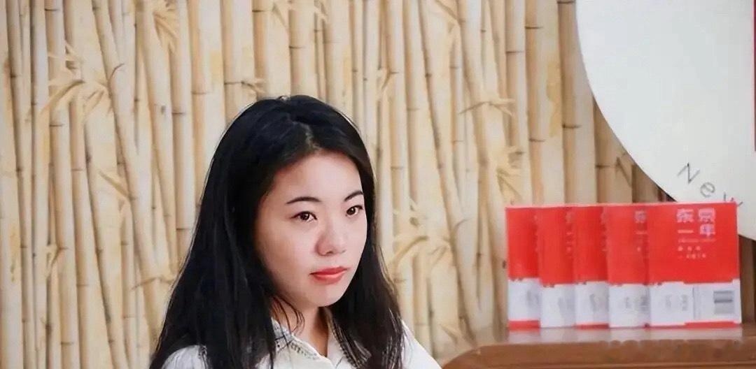 人大撤销蒋方舟硕士学位中国人民大学终于撤销了蒋方舟的学位。 为什么？因为实在是藏