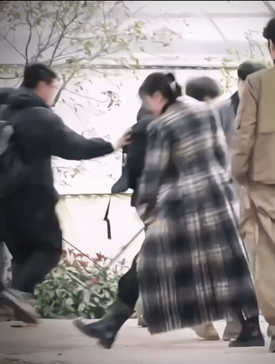 迪丽热巴的底色是温柔和善良喜欢了一个本身就很好的女孩 ​​​