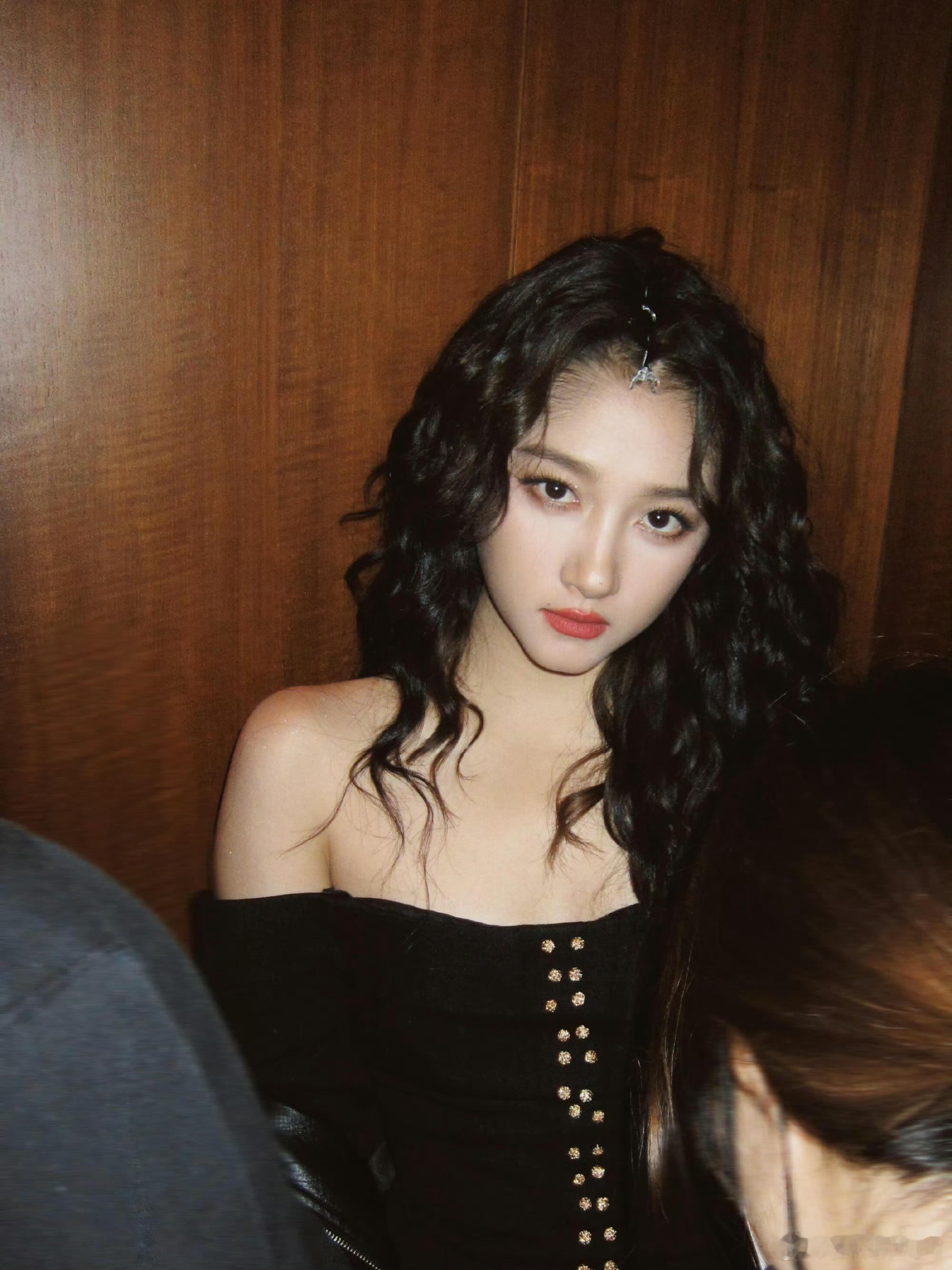 关晓彤造型正常了 格格只需要正常发挥，就能发挥出大杀四方的美貌了，就怕造型师有奇