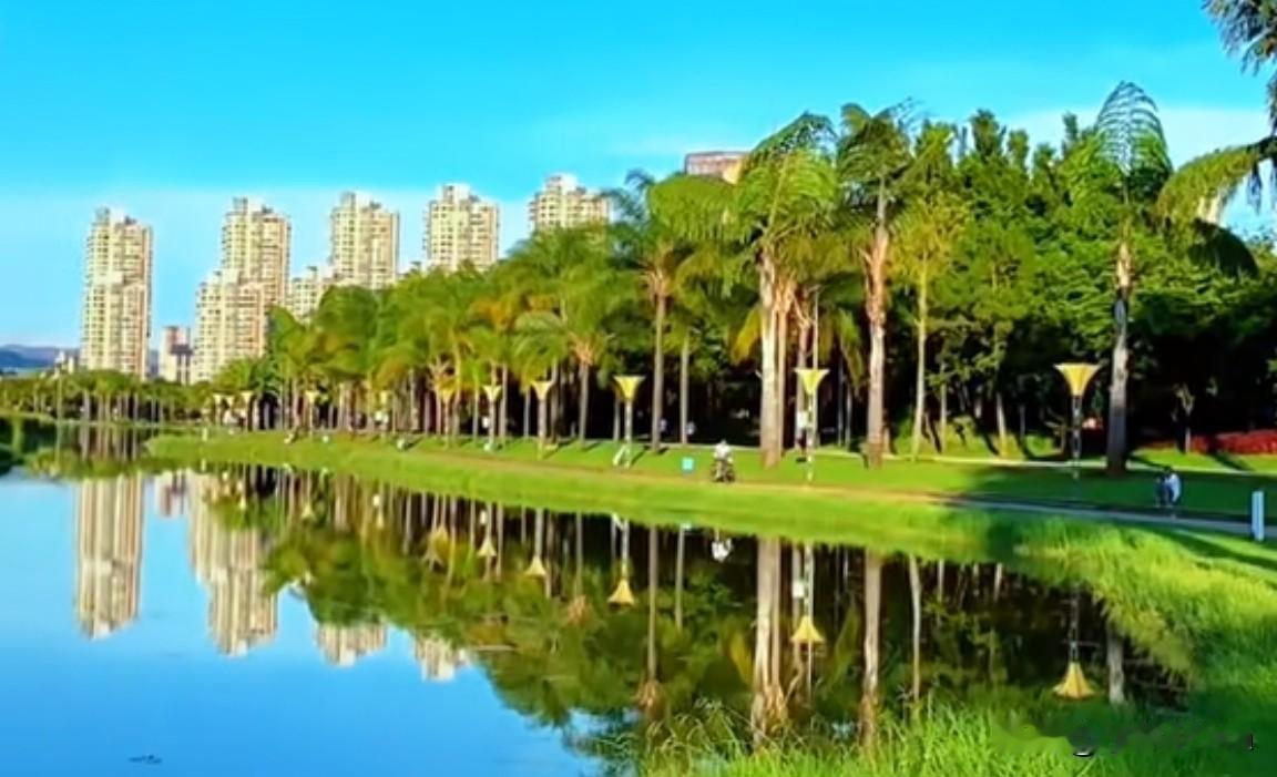 对于复杂的人际关系，我们可以采取一些策略来应对。首先，了解自己和他人的需求是至关