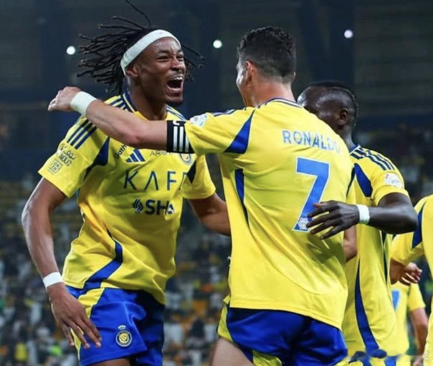 C罗 西马坎：“如果在我职业生涯初期有人告诉我：‘你将与C罗并肩作战’，我会说：