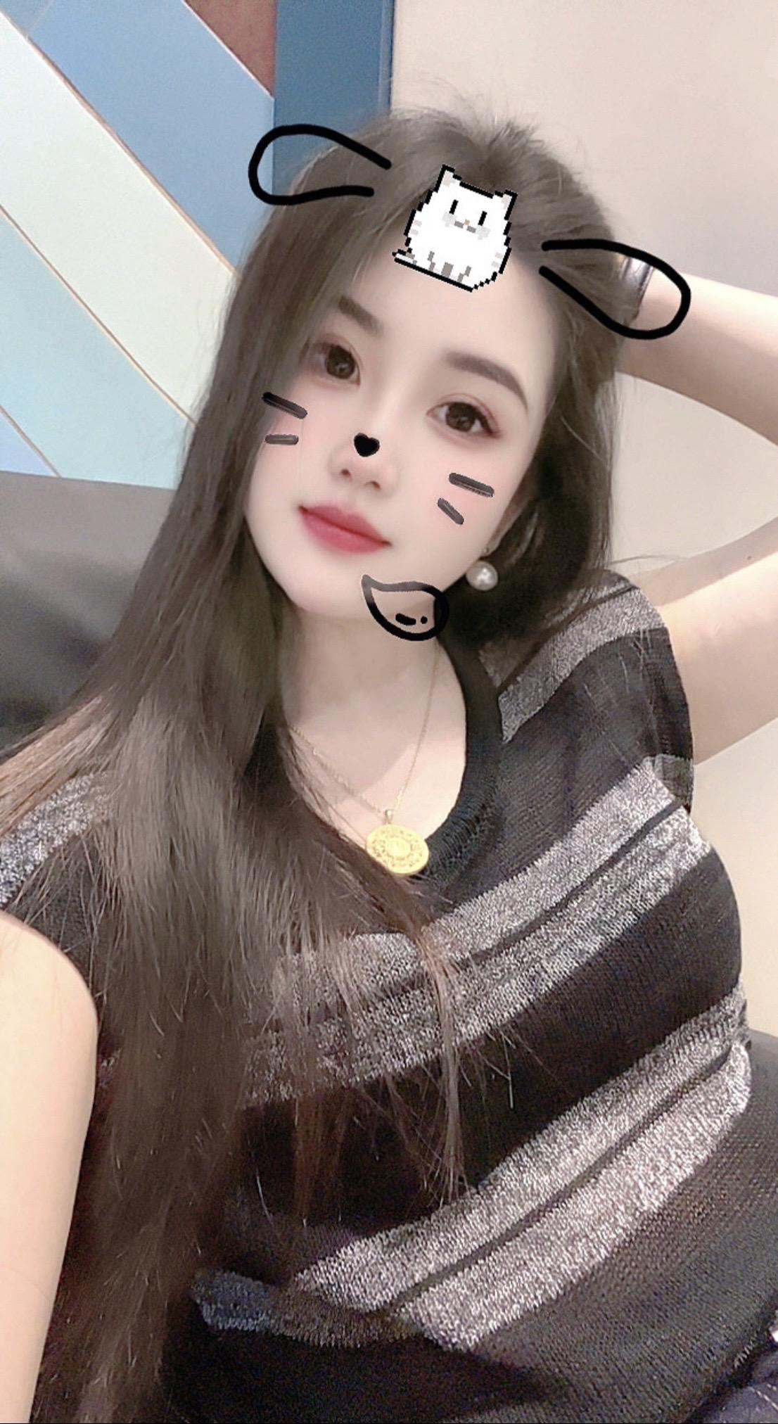 今日份的自拍 肉肉的腿