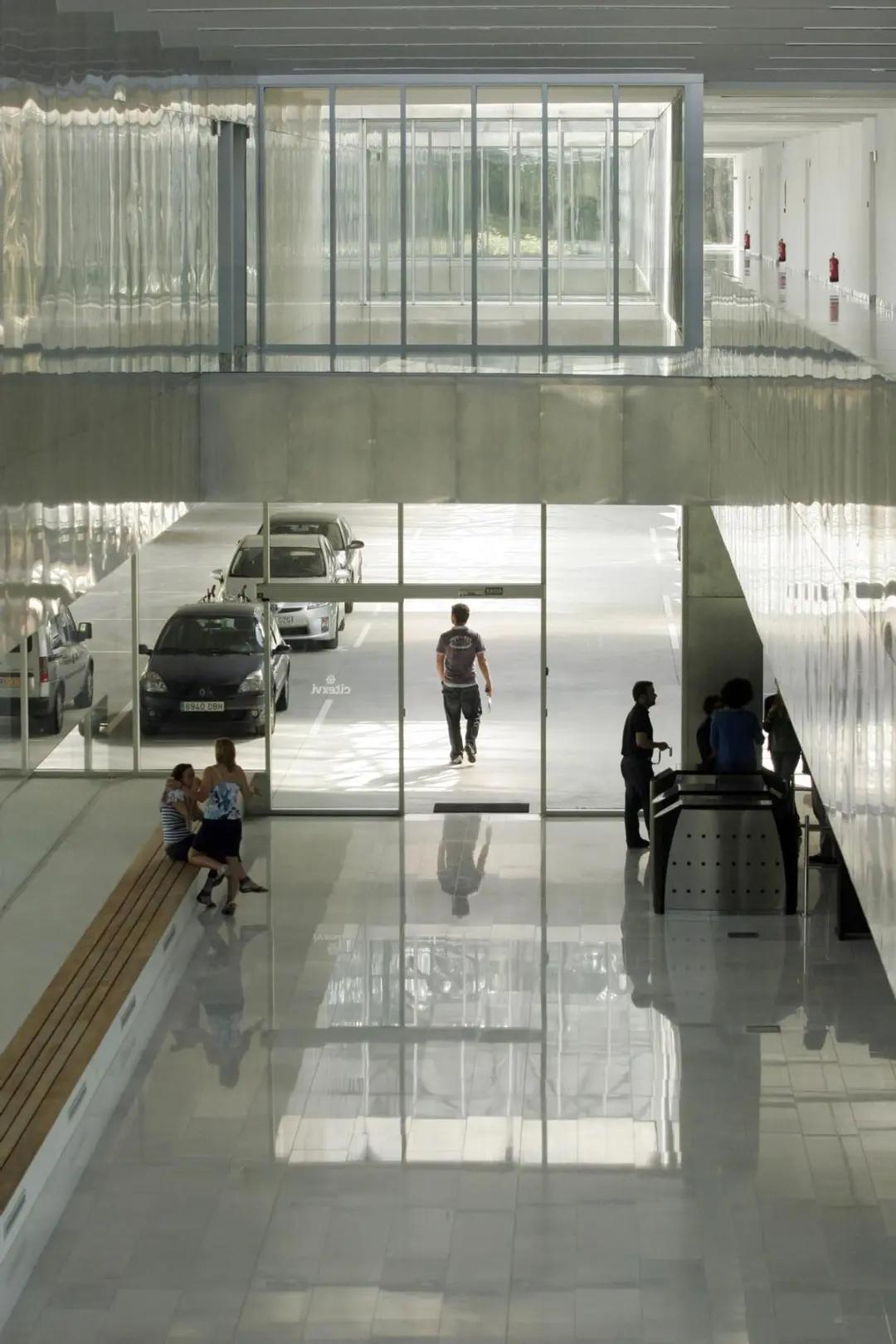 气炸！
2月20日西班牙教授霸凌中国博士，太欺人太甚
据微博、海外华人圈爆料，西