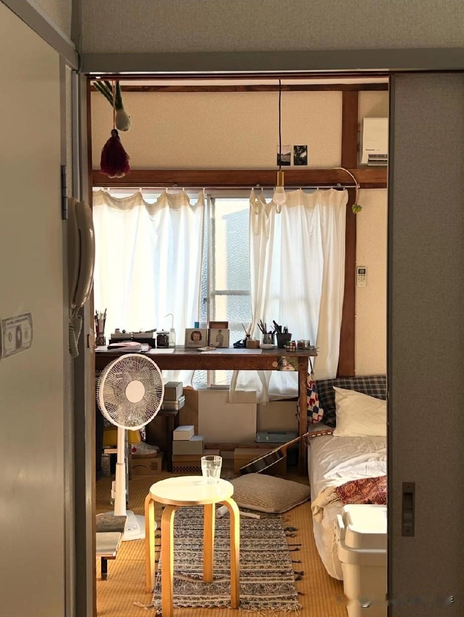 你会有自己的小家～
清晨被阳光吻醒，猫咪蹭着撒娇，厨房咕嘟咕嘟冒着热气什么是幸福