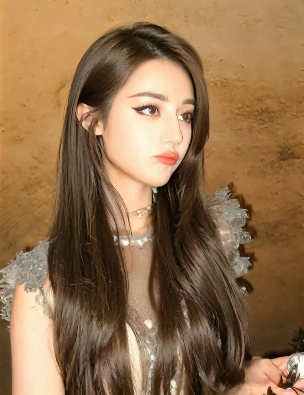 你们骨相咖浅发色真的不要太俊….💫 