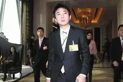 当年有网友曝出王思聪位于洛杉矶的豪宅大曝光，简直是壕无人性！ 据悉价值...