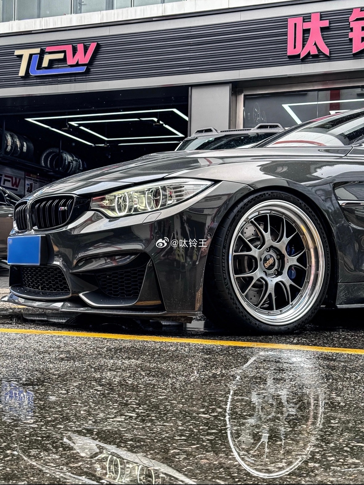 宝马F82 M4丨姿态轮毂LMR 毕业~ 日本BBS LM的进阶之作~ LM-R