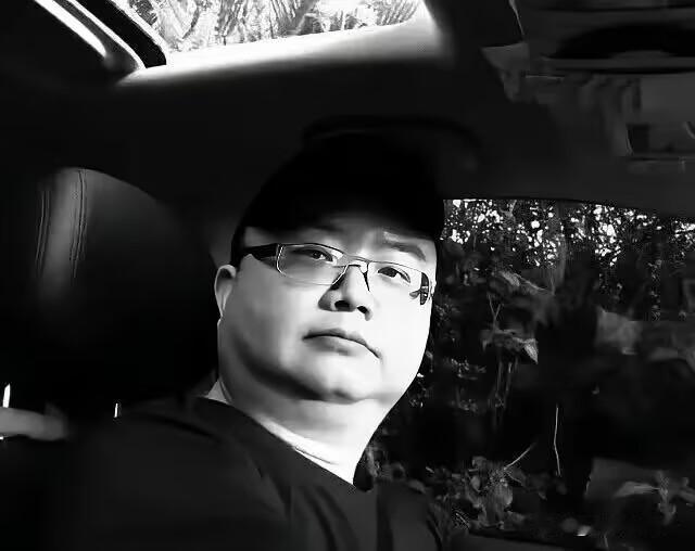 不查不知道，原来给徽剑出事后，出具谅解书的不是他的养兄吴炳南，而是养兄的儿子吴正