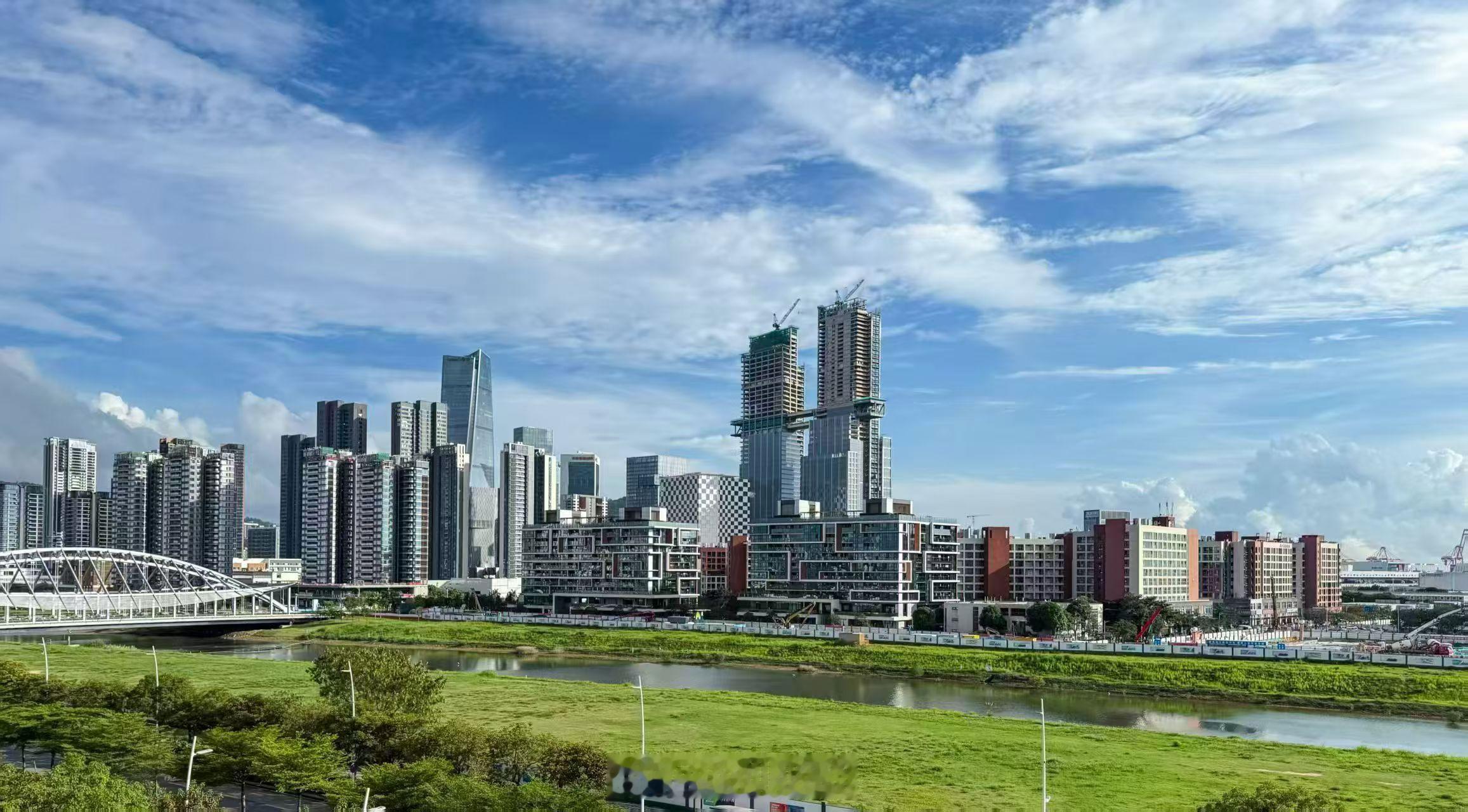 深圳笋盘前海天境142平1438万成交，单价10.1万。 ​​​