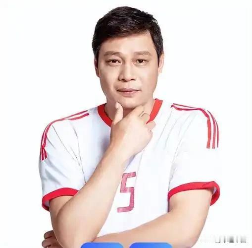 范志毅是上海滩全民符号，上街自带轰动效应：一次现身五角场逛街，上千市民扎堆围观，