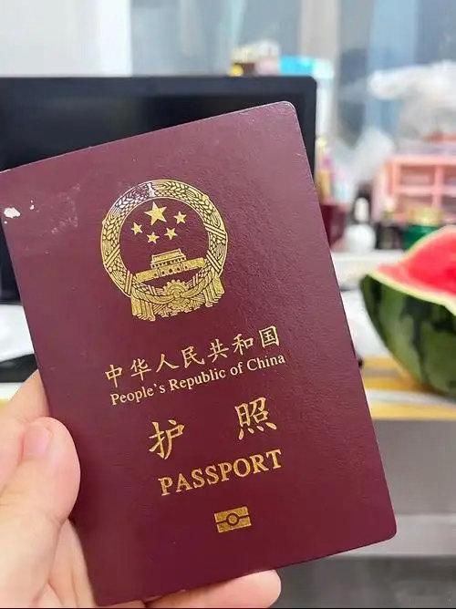 旧护照在哪里？（王虎应写）        这是徒弟提供给我的一个案例。女占旧护照