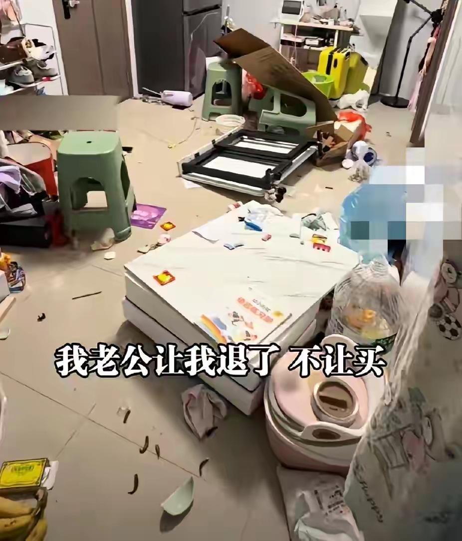 20 几岁洗碗嫌水冷，买洗碗机竟遭丈夫砸家！
不得不说，这女子着实不会过日子。