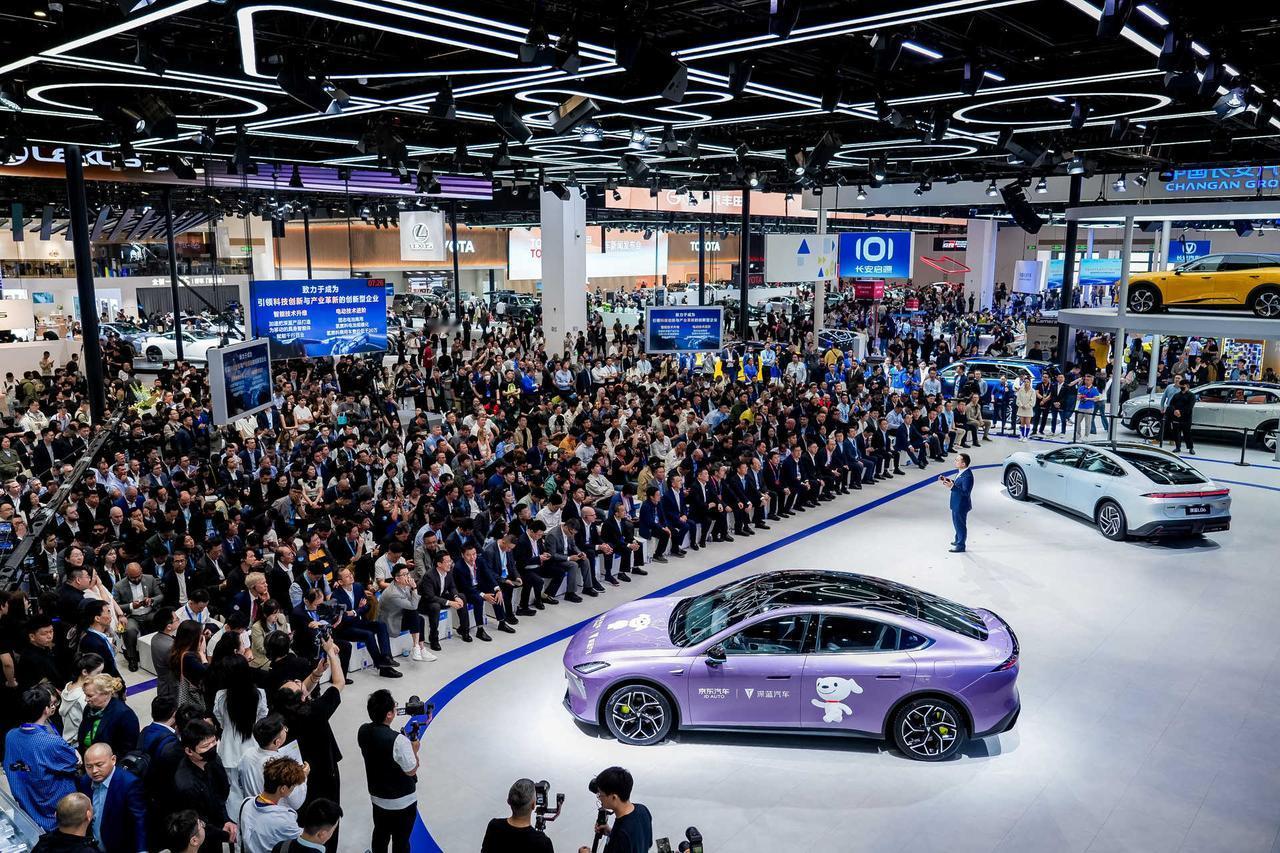 牛丸科技带逛2026北京车展｜深蓝汽车

2026北京车展正式开幕，深蓝汽车迎来