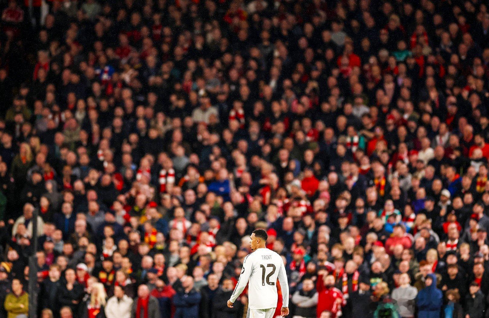 看着有些心酸，竞技体育很残酷，希望阿诺德能在踢出来，更希望菜🐉早点开窍。 