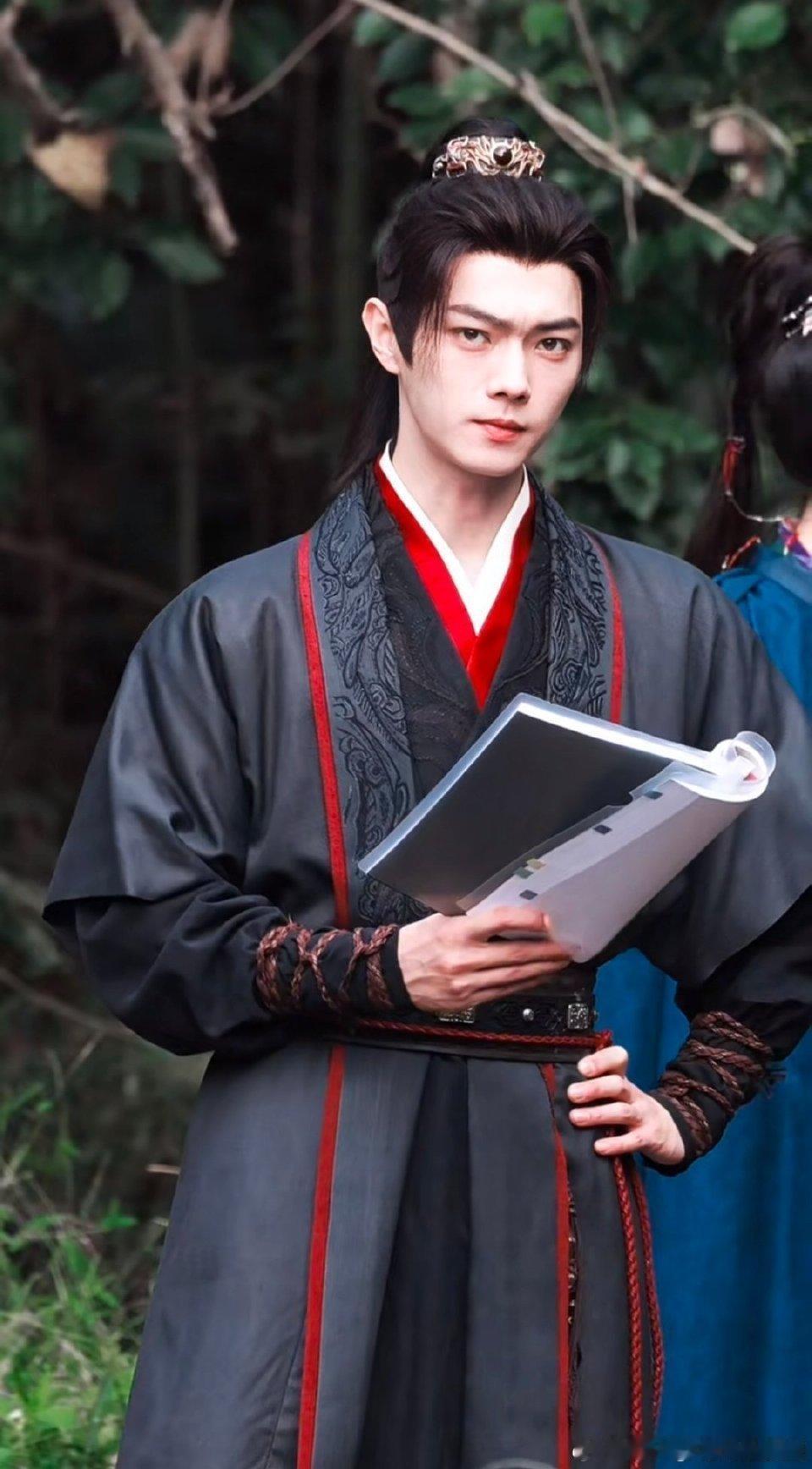 许凯《天都异闻录》杀青啦预祝哥哥杀青大吉