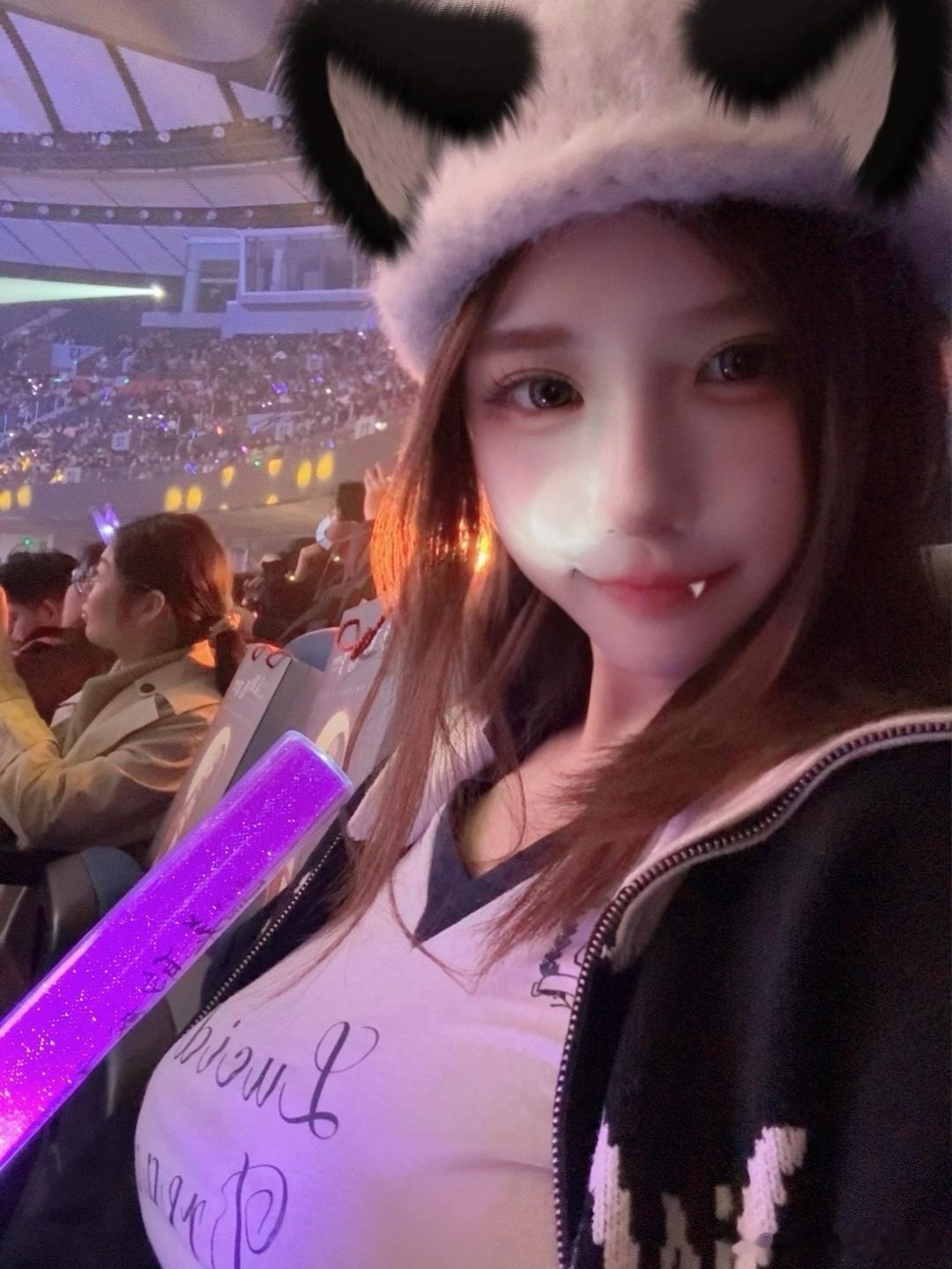 终于看到小美了💜  ​​​