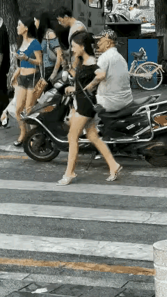 大爷
我猜
您是故意的[赞][赞][赞]