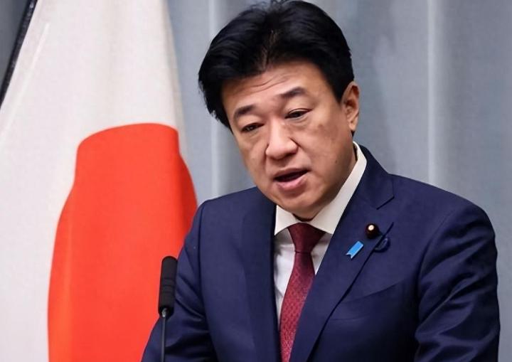 日本这下彻底扛不住了？全球到处哭诉不许中方第二轮对日出口管控！凭啥只许日本扩军挑