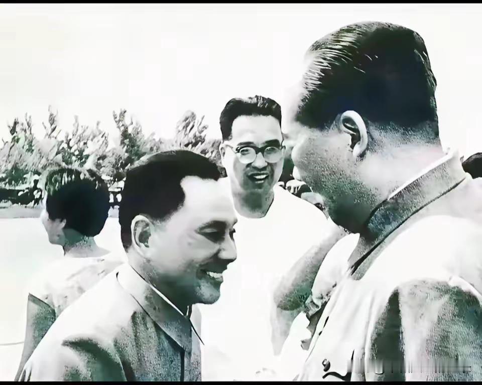 感谢当时的摄影师为我们留下了这经典的瞬间。

这张照片是在1974年10月20日