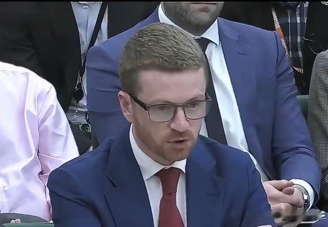 英国首相斯塔默的前幕僚长摩根·麦克斯威尼:“关于爱泼斯坦案相关受害者和幸存者，很