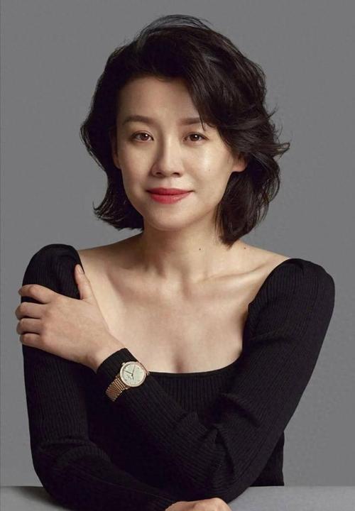 2000年，26岁的刘琳和43岁的导演张黎同居后，刘琳说：“我想嫁给你，永远陪在