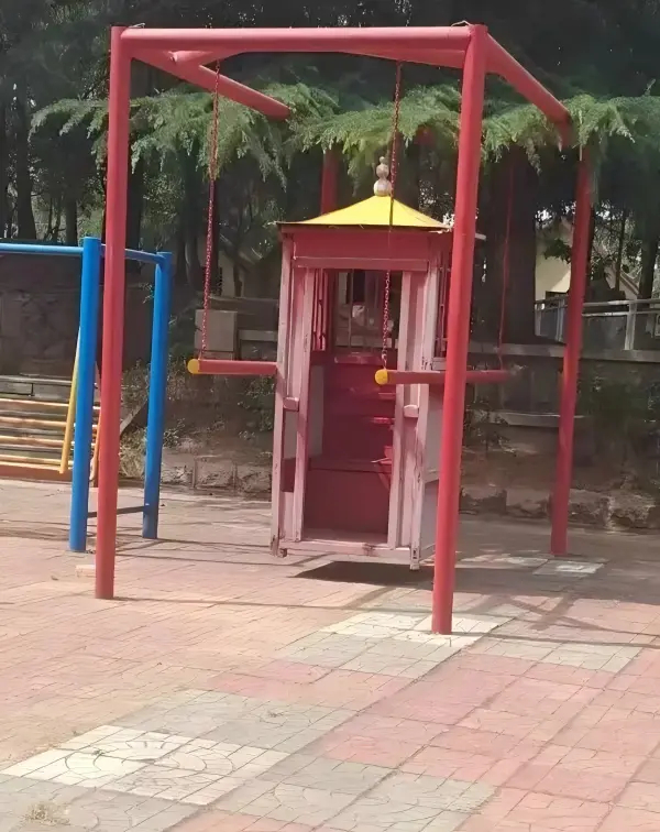 她的眼光，她的眼光，好似好似星星发光 
