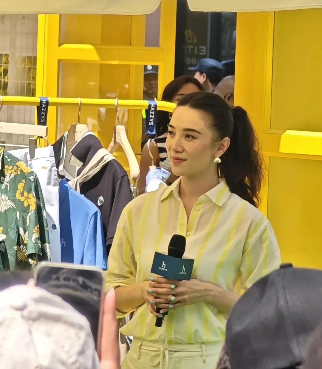 娱乐圈的佳话总是让人津津乐道，而宋佳最近的动态更是让无数粉丝和网友为之倾倒。
